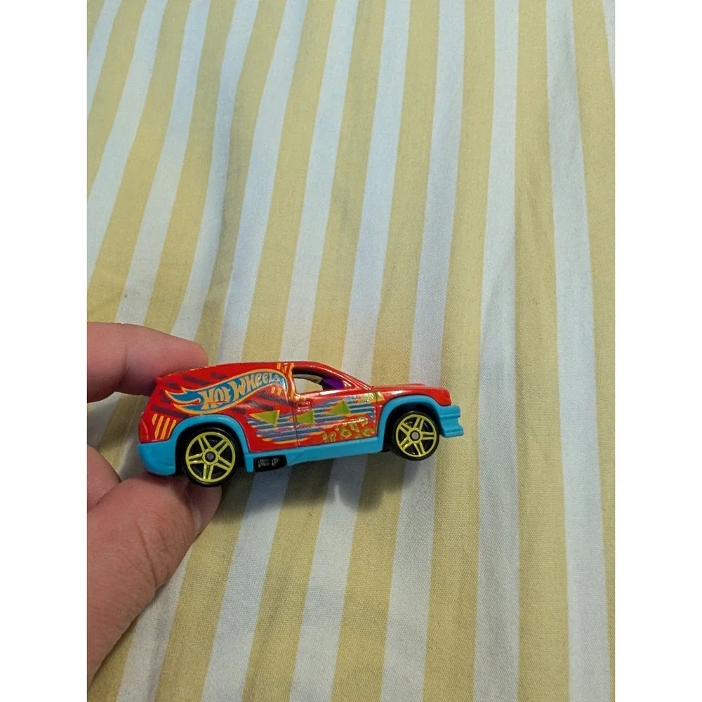 Hot Wheels Fandango Red Diecast Toy Car Malaysia Base Loose C1